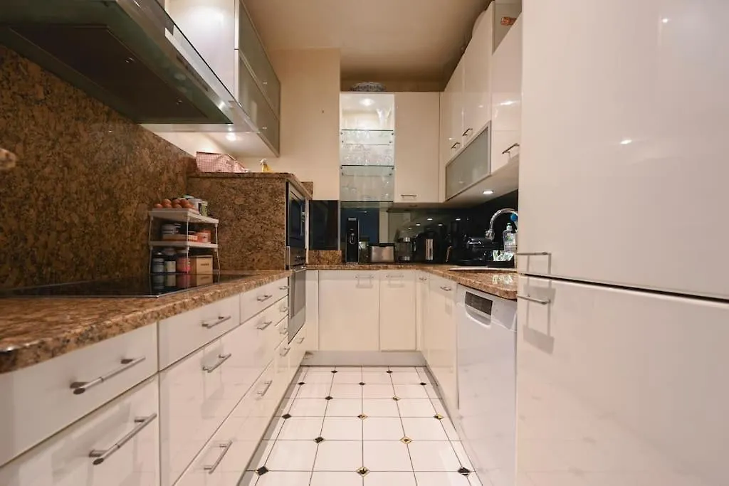 Spacious Apartment In Central Paris 0*,