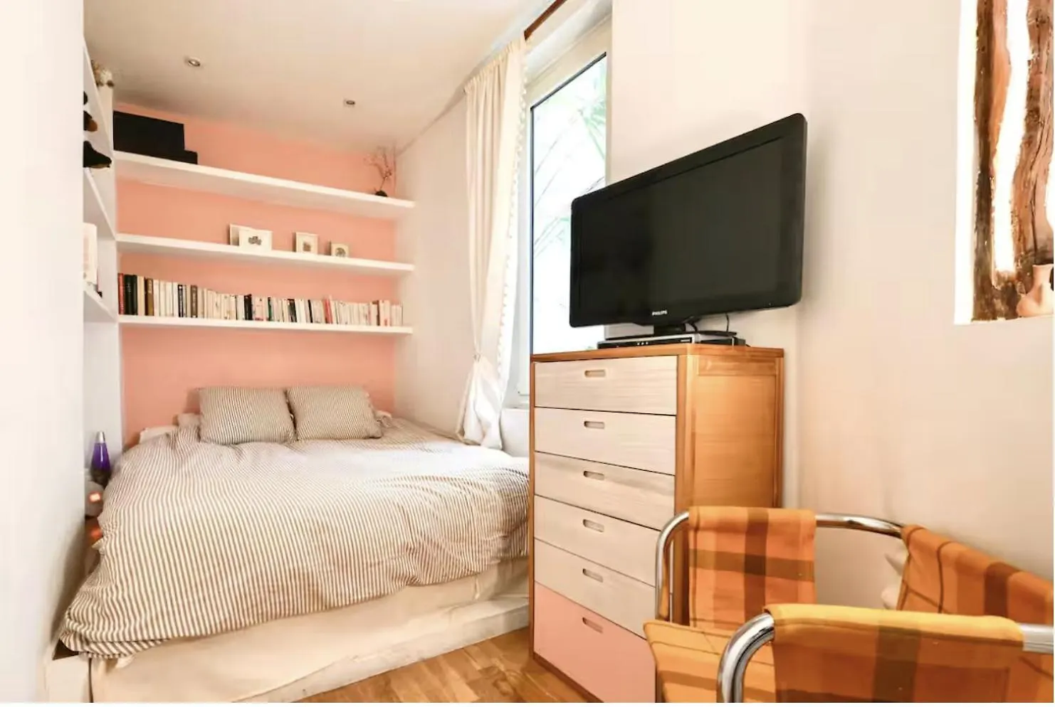 Spacious Apartment In Central Paris